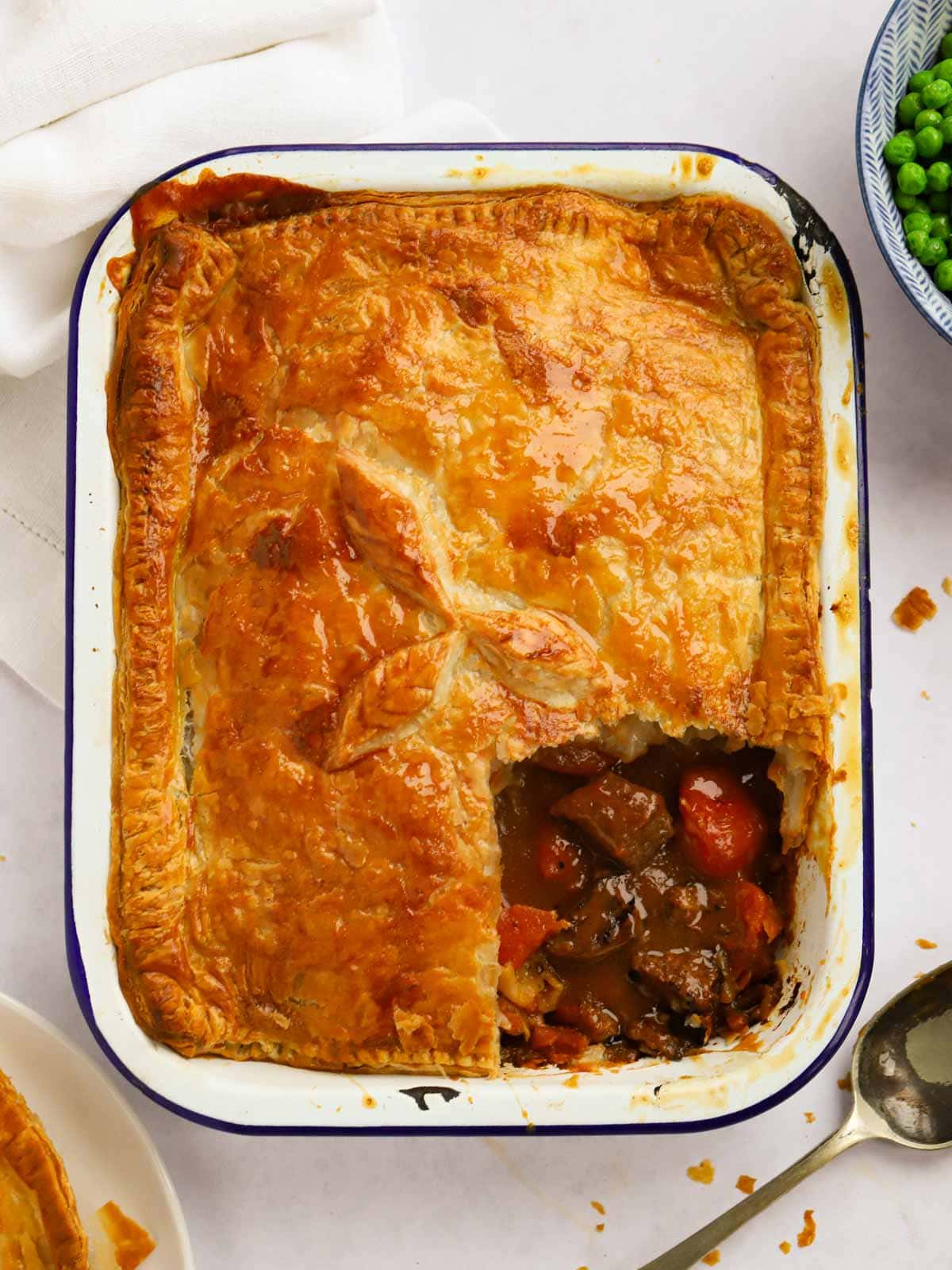 Easy Steak pie with puff pastry and rich gravy